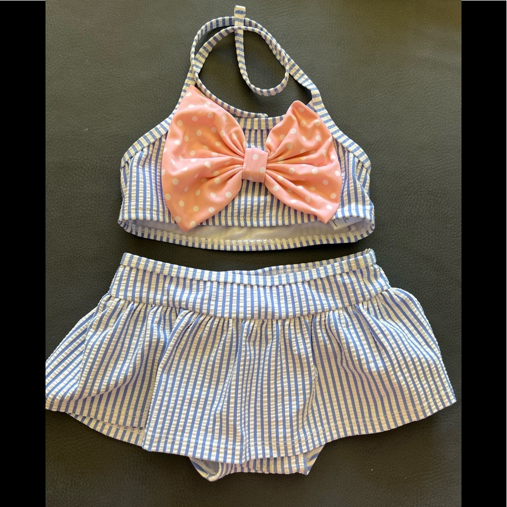 Ruffle Butt 2 piece EUC 2T